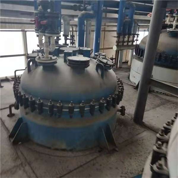 處理數臺二手搪瓷反應釜3000升5000升