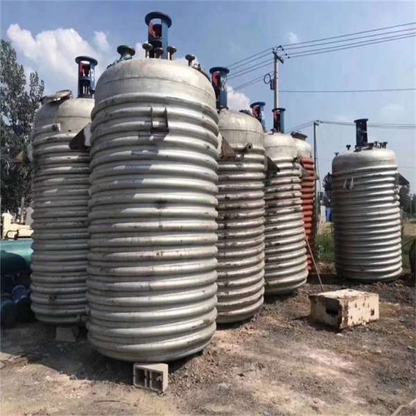 江蘇出售數臺不銹鋼反應釜10噸15噸外盤管反應釜