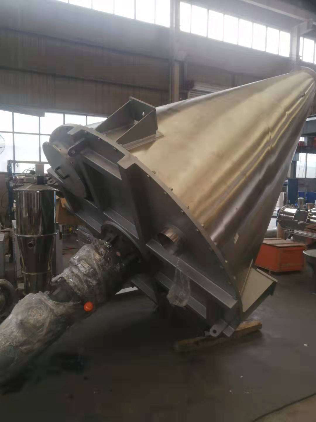 振動篩、真空上料機(jī)、無塵投料站