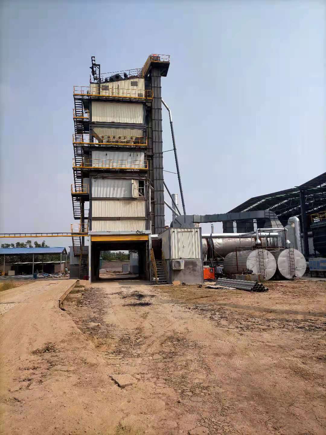 瀝青罐設備回收  瀝青加溫罐回收 清理瀝青儲存罐