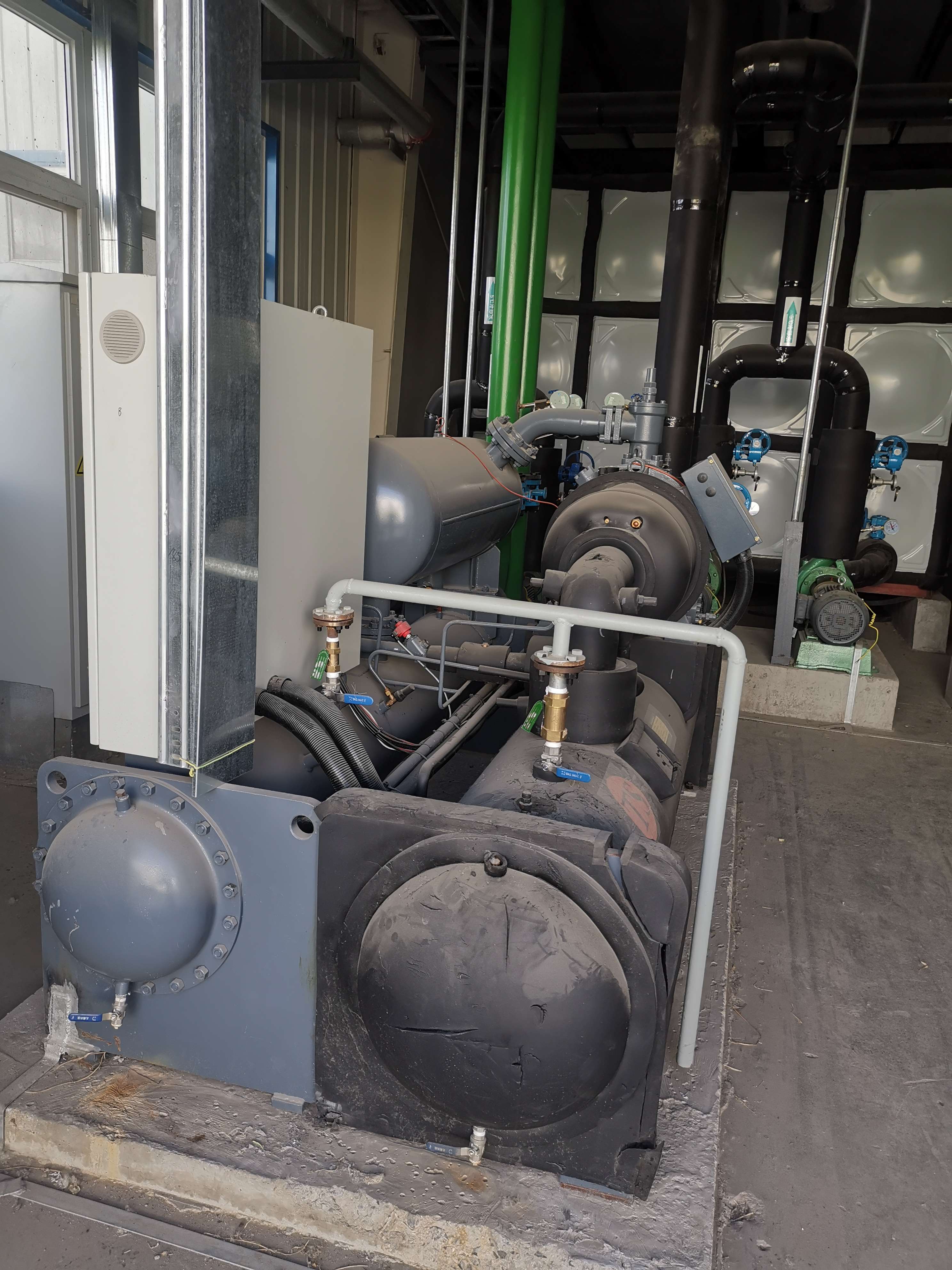 降膜半封閉螺桿鹽水機組，冷水機組